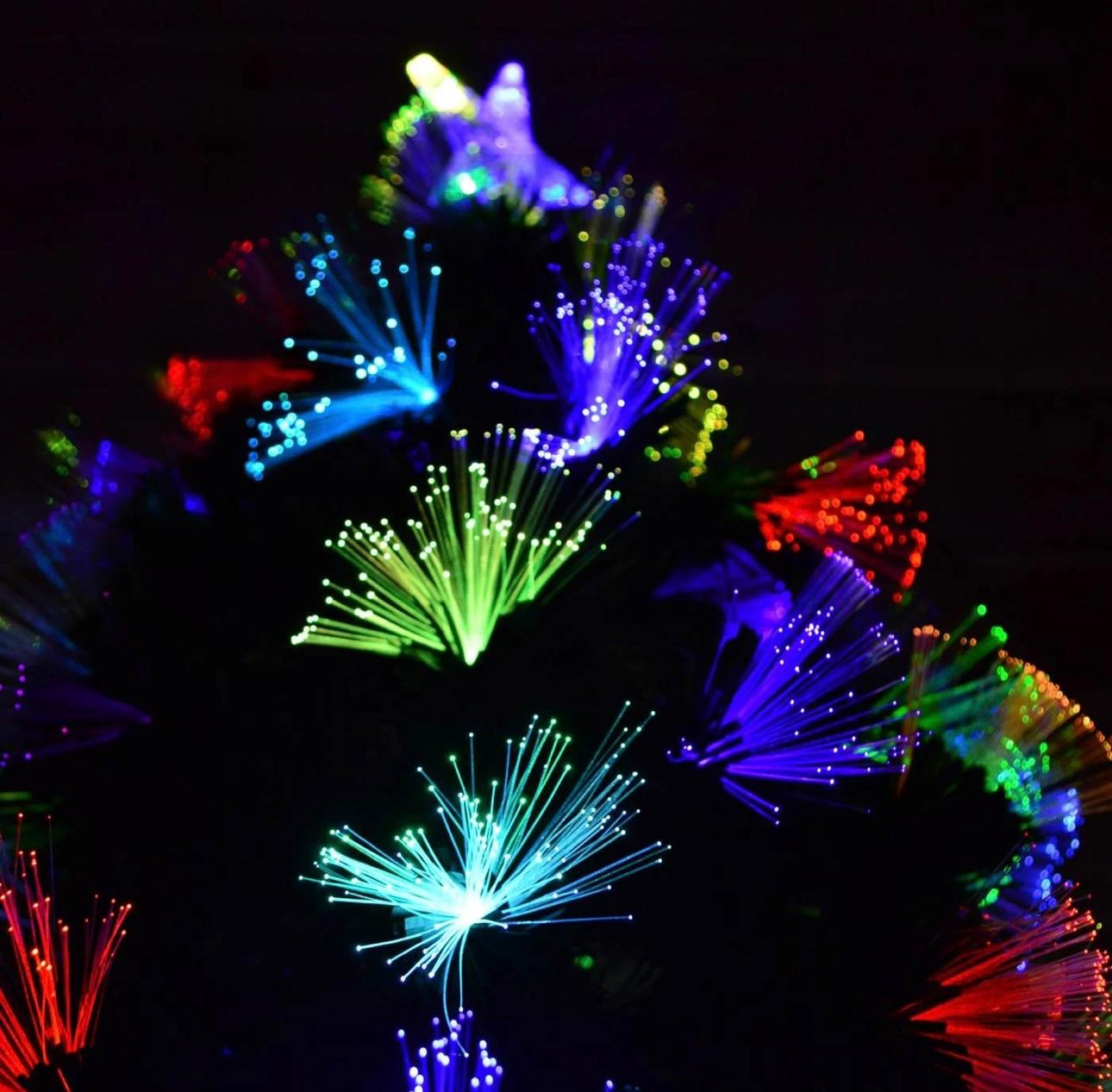 Brad Artificial De Craciun, Cu Fibra Optica si LED-uri Integrate, Multicolor, Aspect Nins + Steluta LED Inclusa