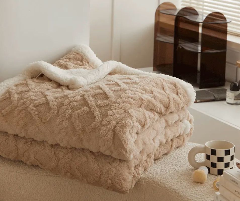 MODEL NOU: Patura Cocolino Groasa Dubla, Super Soft, Tip Tricotaj, cu Blanita, 200 x 230 cm