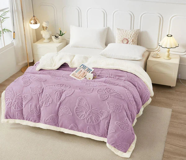 Patura Cocolino Pufoasa si Calduroasa, Cu Blanita Exterioara, Model Fluturi, 200 x 230 cm