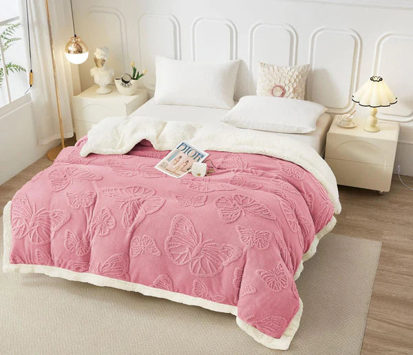 Patura Cocolino Pufoasa si Calduroasa, Cu Blanita Exterioara, Model Fluturi, 200 x 230 cm